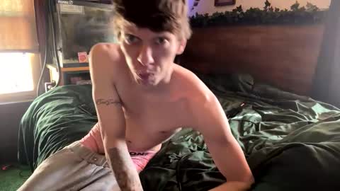 Snapshot of skittles933 chatting on March 2026 03:58:01 PM Skittles online show from March 2026 03:58:01 PM