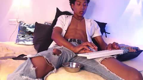 Snapshot of sky_walkerss chatting on February 2026 02:41:01 AM sky_walkerss online show from February 2026 02:41:01 AM