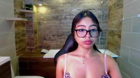 Snapshot of sky_winter chatting on January 2026 02:43:01 PM S O F I online show from January 2026 02:43:01 PM