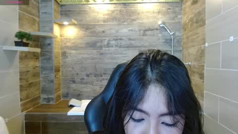 Snapshot of sky_winter chatting on February 2026 04:38:01 PM S O F I online show from February 2026 04:38:01 PM