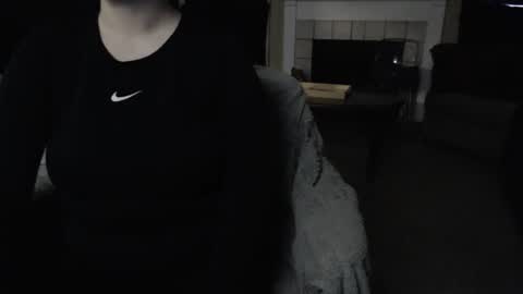 SKYLE   online show from April 2026 07:49:01 PM