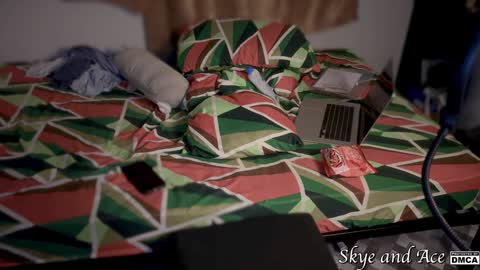 Skye and Ace online show from December 2024 02:00:01 PM