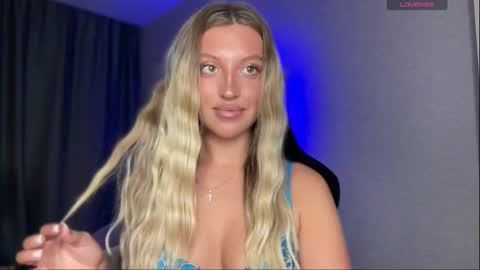 Snapshot of skyffi chatting on September 2025 06:20:02 PM GARRY AND SOPHIA online show from September 2025 06:20:02 PM