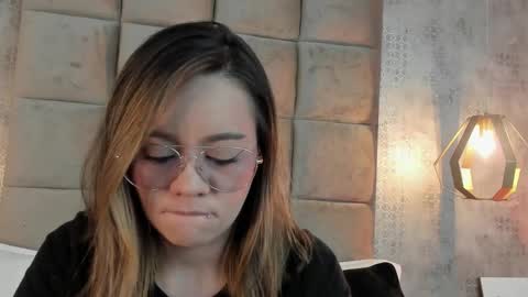 Snapshot of skyjunne chatting on December 2025 06:16:01 PM Sky June online show from December 2025 06:16:01 PM