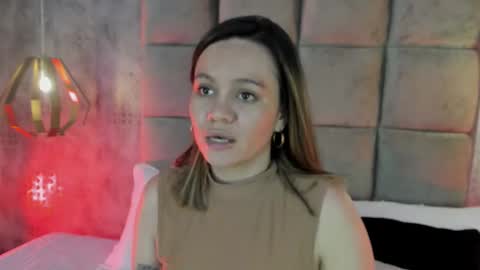 Snapshot of skyjunne chatting on January 2026 05:39:01 PM Sky June online show from January 2026 05:39:01 PM