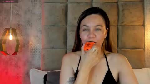 Snapshot of skyjunne chatting on February 2026 06:12:02 PM Sky June online show from February 2026 06:12:02 PM