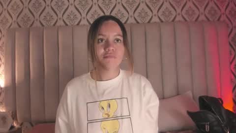 Snapshot of skyjunne chatting on February 2026 06:07:01 PM Sky June online show from February 2026 06:07:01 PM