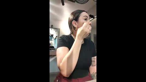 Snapshot of skyjunne chatting on February 2026 02:06:02 PM Sky June online show from February 2026 02:06:02 PM