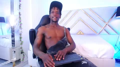 SKYLERBIGXXX online show from October 2025 04:49:01 AM