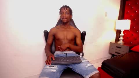 SKYLERBIGXXX online show from November 2025 03:39:02 AM