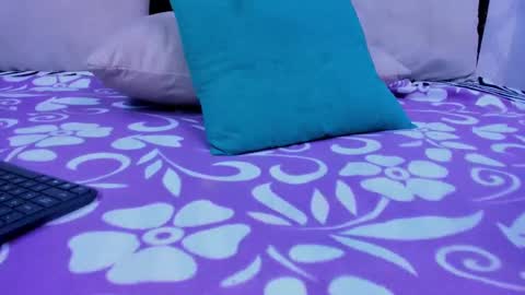 Skynny online show from January 2025 09:30:02 PM