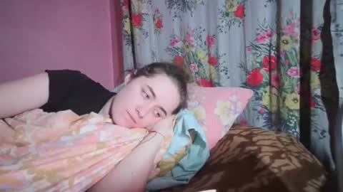 skyressie333 online show from December 2024 07:14:01 PM