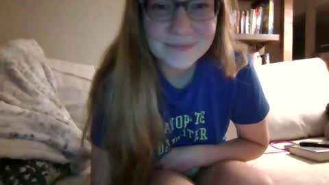 Sky Winters online show from December 2025 03:26:02 AM