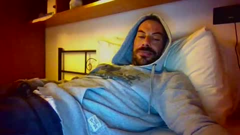 Snapshot of slevin1983 chatting on October 2025 12:58:01 AM slevin online show from October 2025 12:58:01 AM