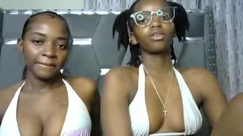 Snapshot of slim_4cutie chatting on September 2025 12:21:01 PM cutie online show from September 2025 12:21:01 PM