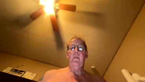 Snapshot of slimjim061560 chatting on May 2026 01:02:04 AM slimjim061560 online show from May 2026 01:02:04 AM