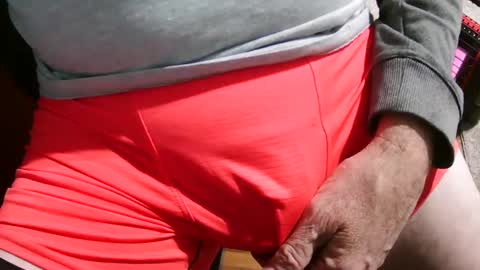 Snapshot of slimsunny chatting on January 2025 04:56:01 AM slimsunny online show from January 2025 04:56:01 AM