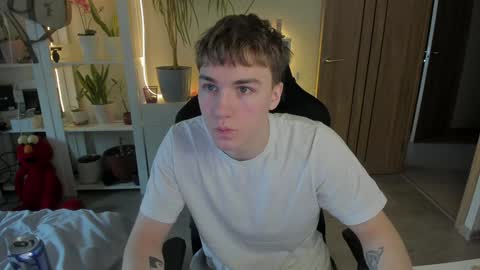 Mila online show from February 2025 09:56:02 AM