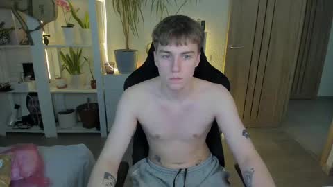 Mila online show from February 2025 09:33:01 PM