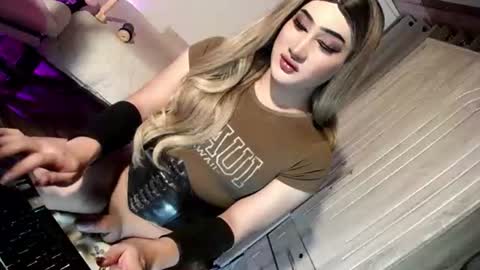 Nathalie online show from July 2026 08:17:02 AM