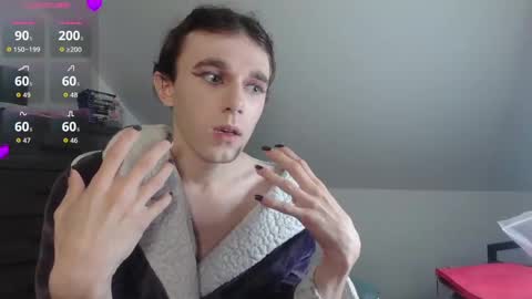 Natsu online show from November 2025 06:42:02 PM