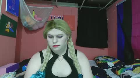 Tori Smith online show from February 2025 06:01:01 AM