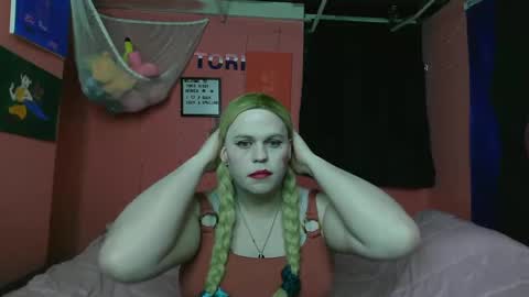 Tori Smith online show from February 2025 05:30:01 AM