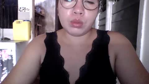 Snapshot of small_boobs59 chatting on January 2025 12:16:01 AM Lovewella online show from January 2025 12:16:01 AM