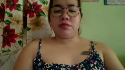 Lovewella online show from November 2025 02:12:01 AM