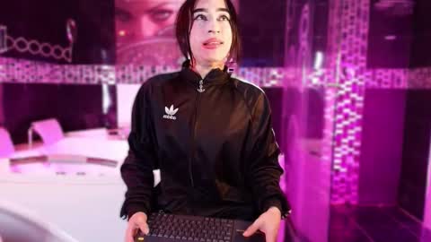 Small Hot19 online show from February 2026 10:38:02 AM