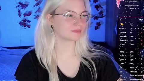 Snapshot of smallimpmeili chatting on November 2025 06:57:02 PM smallimpmeili online show from November 2025 06:57:02 PM