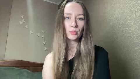 smilequeen_ online show from October 2025 06:05:02 PM
