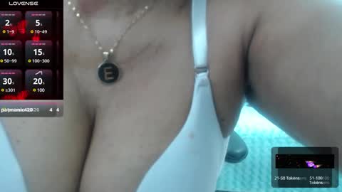 Snapshot of smilet_milf chatting on December 2024 01:00:01 PM Smileth online show from December 2024 01:00:01 PM