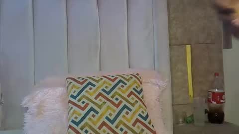 smiley_berry online show from October 2025 04:41:02 PM