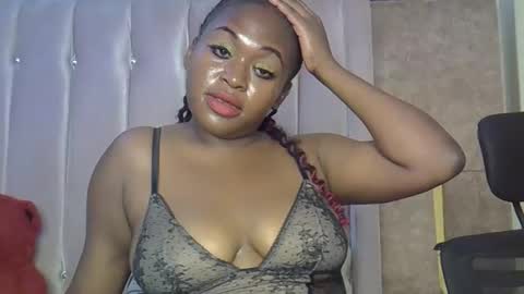 smiley_berry online show from October 2025 02:12:01 AM