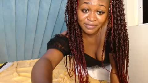 smiley_berry online show from November 2025 12:02:01 AM