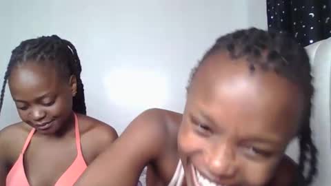 smiley luv1 online show from December 2025 09:09:02 PM