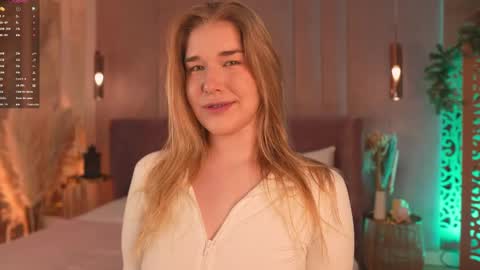 Mia online show from March 2026 05:09:02 AM