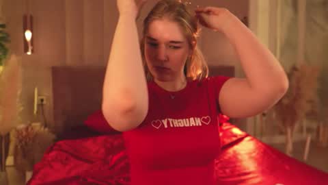 Mia online show from March 2026 05:45:02 AM