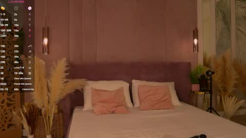 Mia online show from May 2026 05:24:01 AM