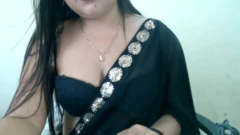 Snapshot of smiley_queen99 chatting on June 2026 08:29:02 AM smiley online show from June 2026 08:29:02 AM