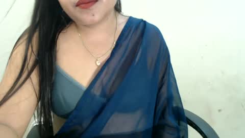 Snapshot of smiley_queen99 chatting on June 2026 09:47:01 AM smiley online show from June 2026 09:47:01 AM