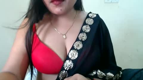 Snapshot of smiley_queen99 chatting on July 2026 09:37:01 AM smiley online show from July 2026 09:37:01 AM