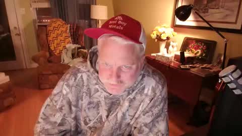 Snapshot of smokymountanman chatting on December 2025 04:29:02 AM smokymountanman online show from December 2025 04:29:02 AM
