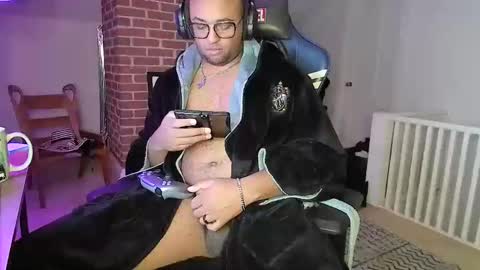 Smoothj2011 online show from April 2026 08:28:02 AM