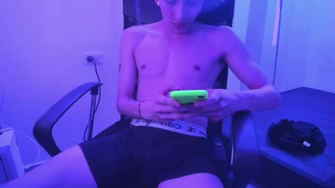 snak_master1 online show from November 2025 05:07:02 AM