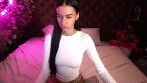 snow_whiteeex online show from October 2025 05:41:02 AM