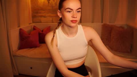Snapshot of snowbarbieee chatting on January 2025 02:25:01 PM Hanna online show from January 2025 02:25:01 PM