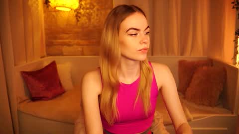 Snapshot of snowbarbieee chatting on February 2025 04:18:01 PM Hanna online show from February 2025 04:18:01 PM