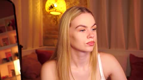 Snapshot of snowbarbieee chatting on September 2025 08:39:02 AM Hanna online show from September 2025 08:39:02 AM